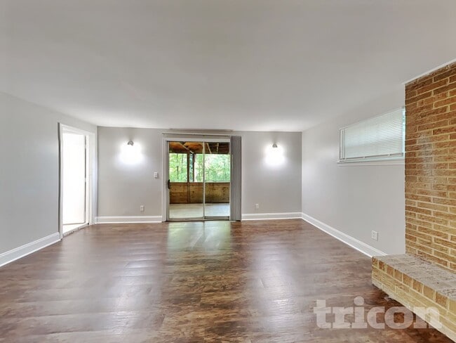 Foto del edificio - 350 Waycross Dr