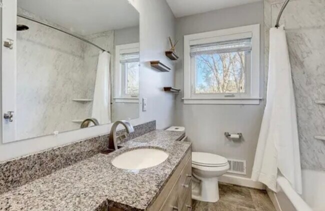 Foto del edificio - 4019 Limonite Ln