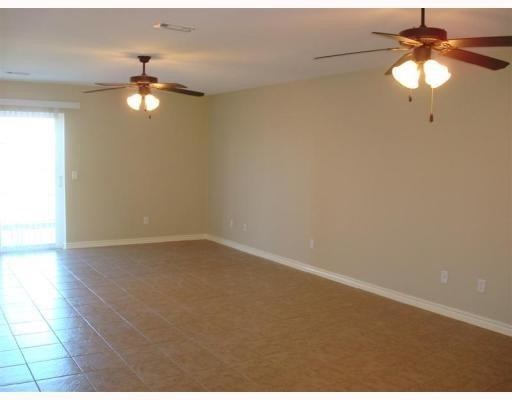 Foto del edificio - 851 Meadowlands Dr