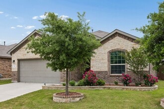 Building Photo - 520 Frenchpark Dr