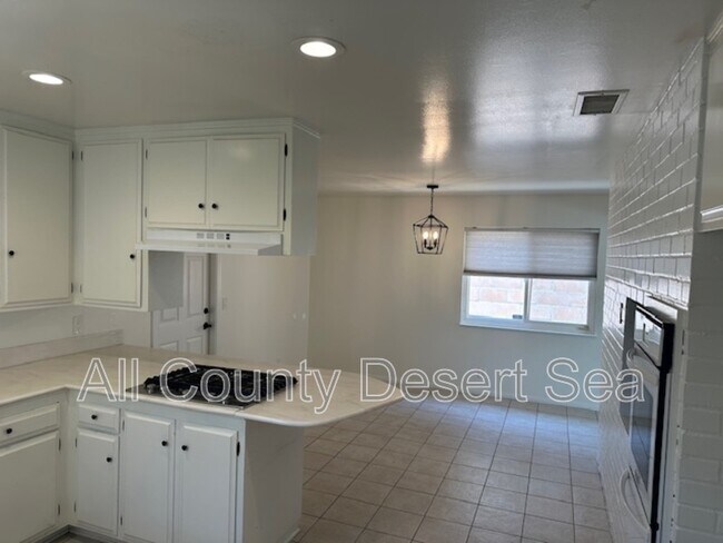 Foto del edificio - 16602 Cooper Ln