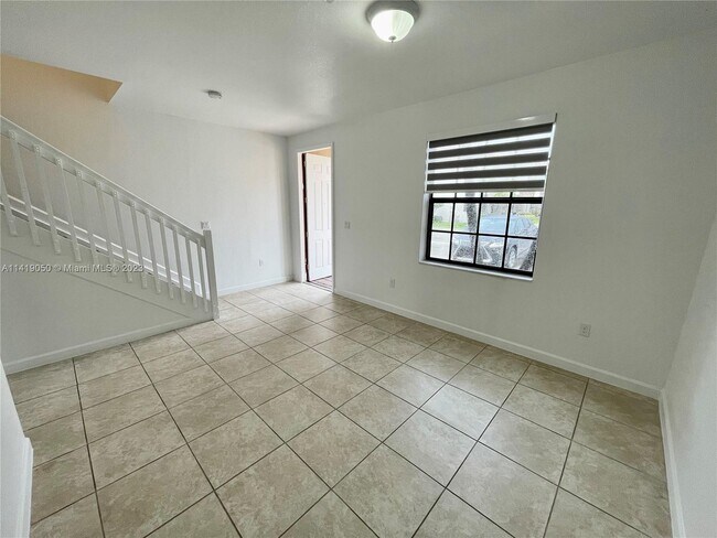 Foto del edificio - 430 SE 32nd Ave