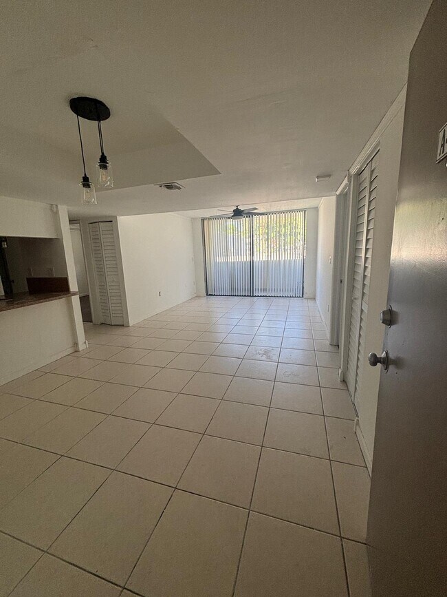 Foto del edificio - 8000 SW 149th Ave