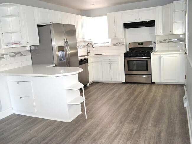 Foto del edificio - 16456 George Dr