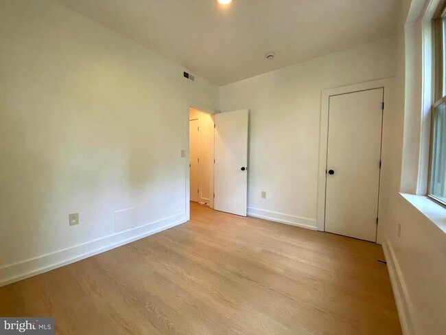 Building Photo - 3126 16th St NW