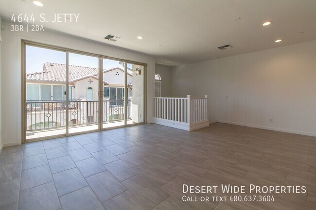 Foto del edificio - RATE REDUCED!! Lovely 3 bedroom Townhome i...