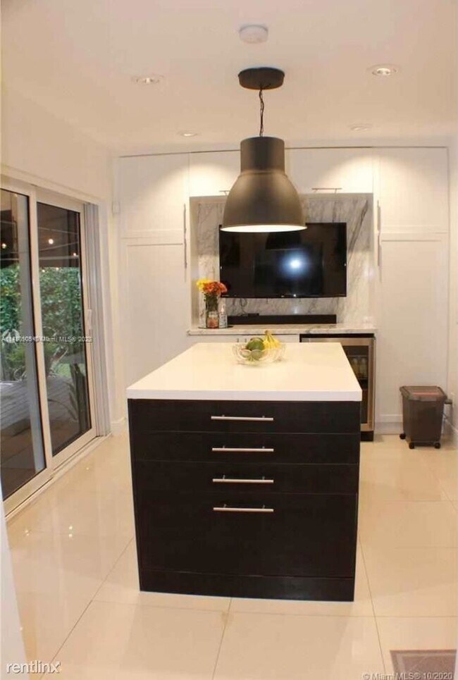 Foto del edificio - 3 br, 2 bath House - 9425 NW 2nd Ct