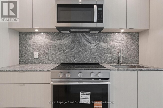 Building Photo - 25 Cordova Ave