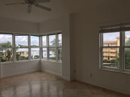 Building Photo - 2421 Lake Pancoast Dr