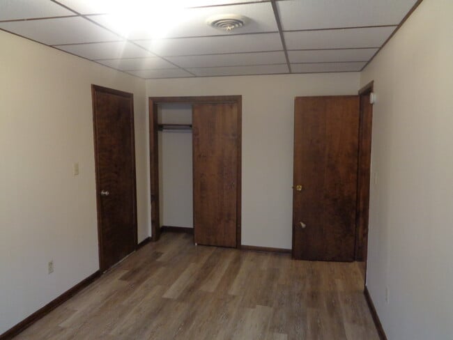 Building Photo - 1600 W Railroad St