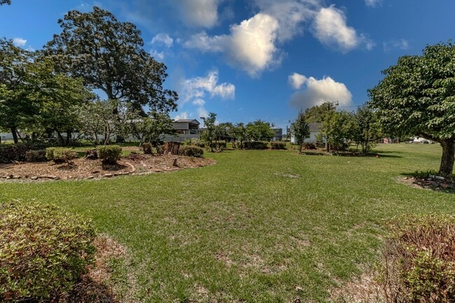 Foto del edificio - Brick Ranch in Pikeville! Lawn care included!