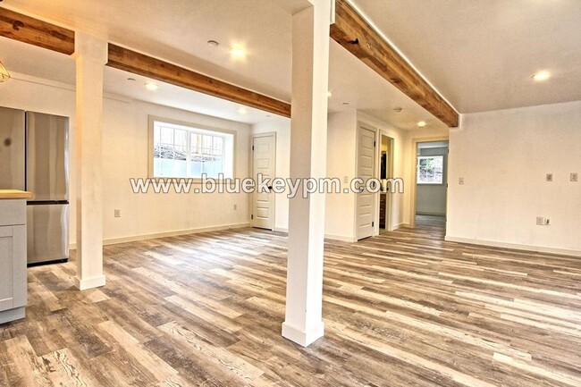 Building Photo - NEW Daylight Basement Apartment...2 Bed, 1...