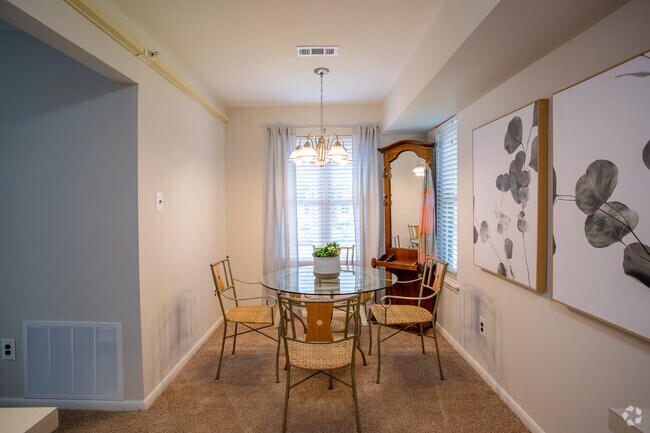 Comedor - Village of Stoney Run