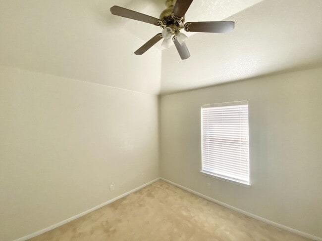 Foto del edificio - AVAILABLE SOON!