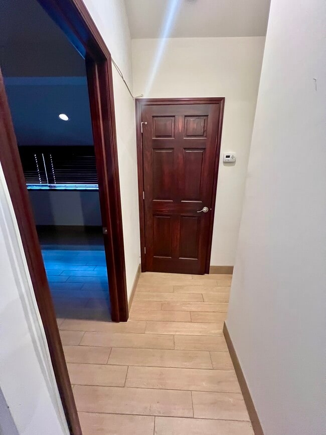 Building Photo - 104 Linwood Ave