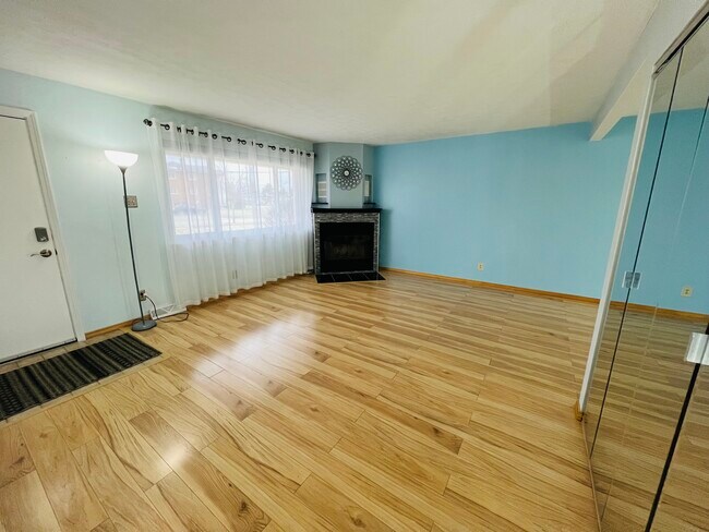 Foto del edificio - 2487 Warren Pkwy