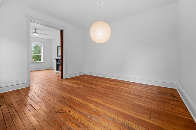 Building Photo - 2014 James St