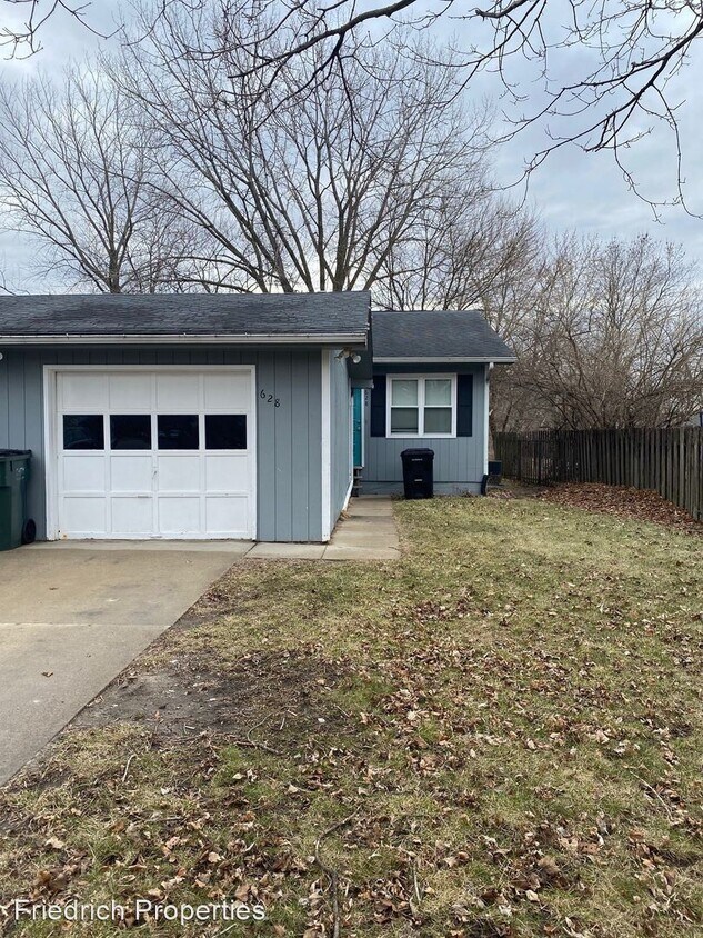 Primary Photo - 628-630 Garnet Dr