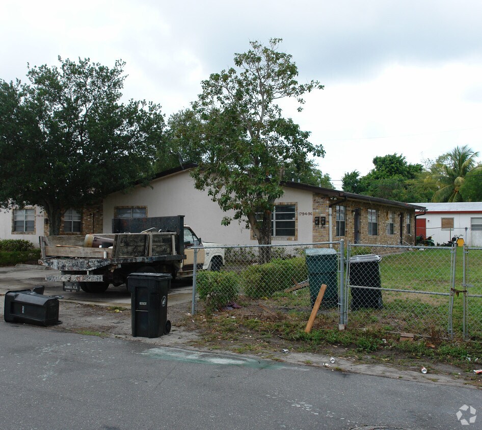 Foto principal - 1790-1796 NW 9th Pl