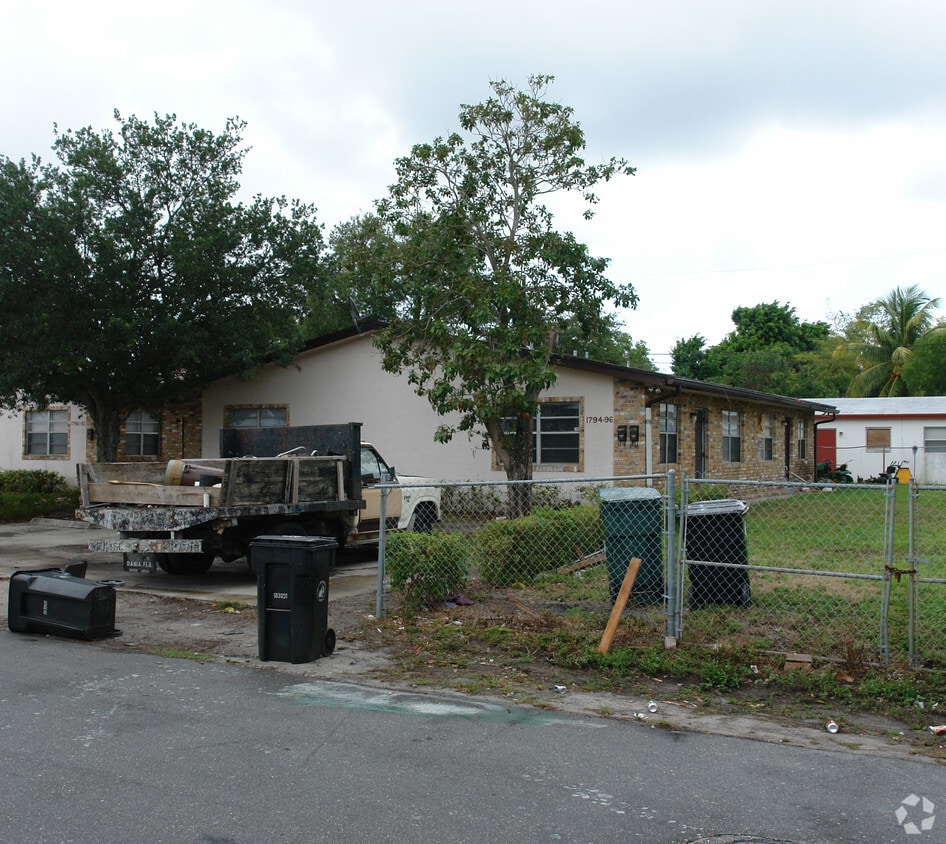 Primary Photo - 1790-1796 NW 9th Pl