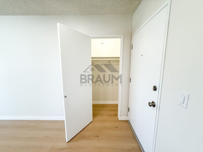 Foto del edificio - 19405 Haynes St