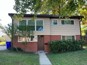 Building Photo - 3906 Denfeld Ave
