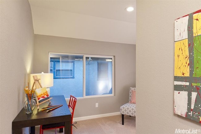 Foto del edificio - 4601 Hillview Way