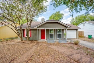 Building Photo - 8700 Soho Dr