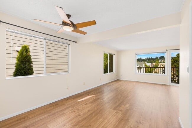 Building Photo - Renovated 2 Bedroom Unit in Magnolia