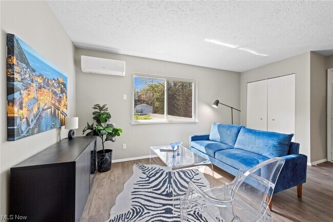 Foto del edificio - 10530 Clifton Blvd