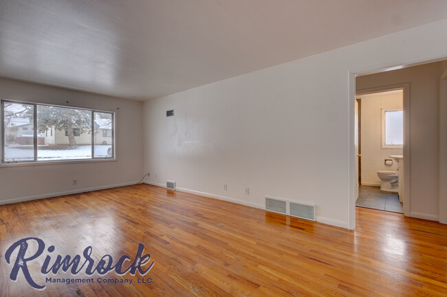 Foto del edificio - 1810 Hyview Dr.