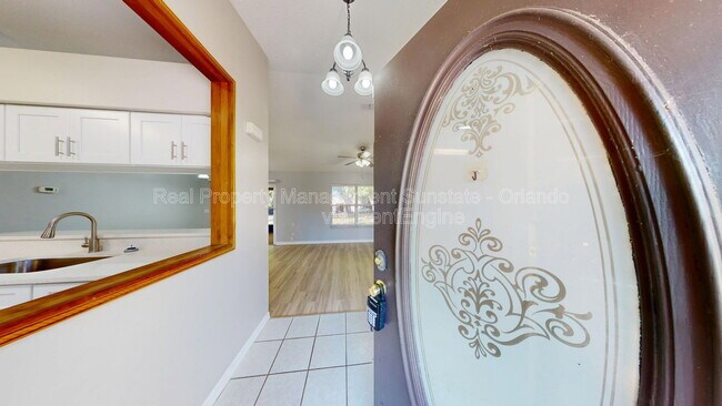 Foto del edificio - 1740 Whipple Dr