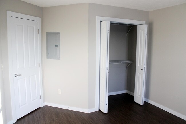 Building Photo - 200 E US-34