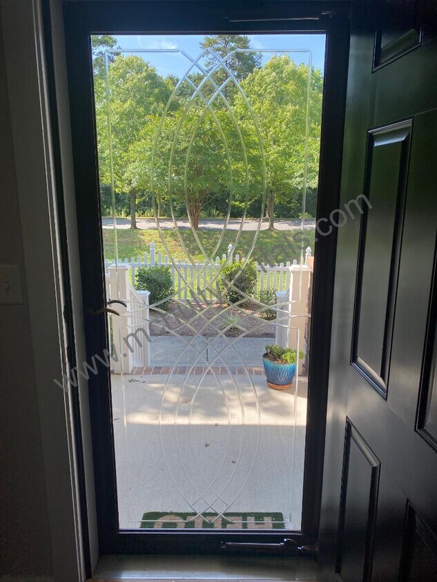 Foto principal - 4221 Courtly Ln