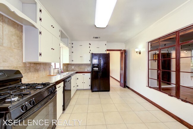 Foto del edificio - 3 br, 2 bath House - 1706 E. PYRON