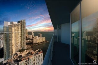 Building Photo - 1900 N Bayshore Dr