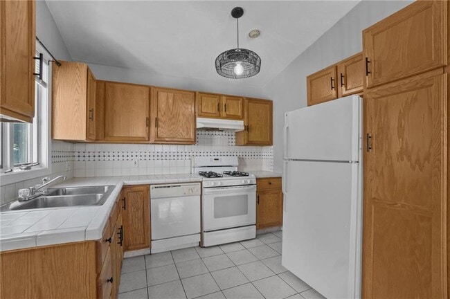 Building Photo - 1041 Atwood Ave