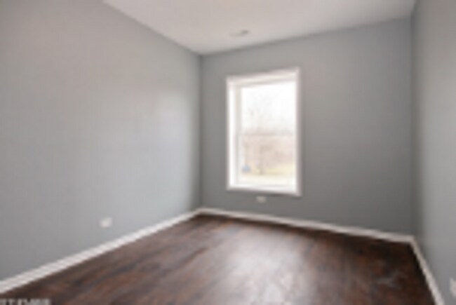Foto del edificio - 7311 S Stewart Ave