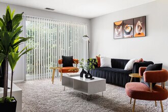 Building Photo - 149 Woodlake Blvd