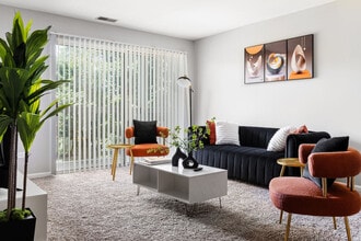 Building Photo - 149 Woodlake Blvd