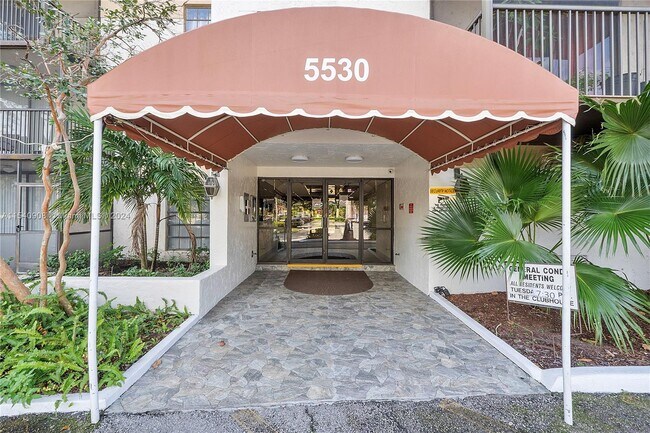 Foto del edificio - 5530 NW 44th St