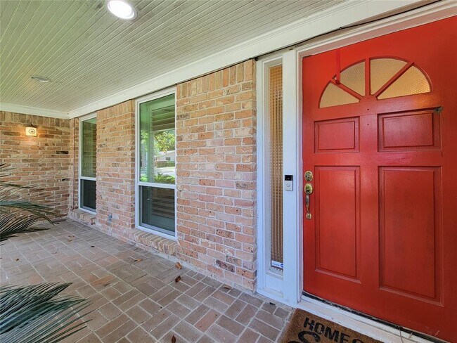 Building Photo - 9422 Meadowbriar Ln