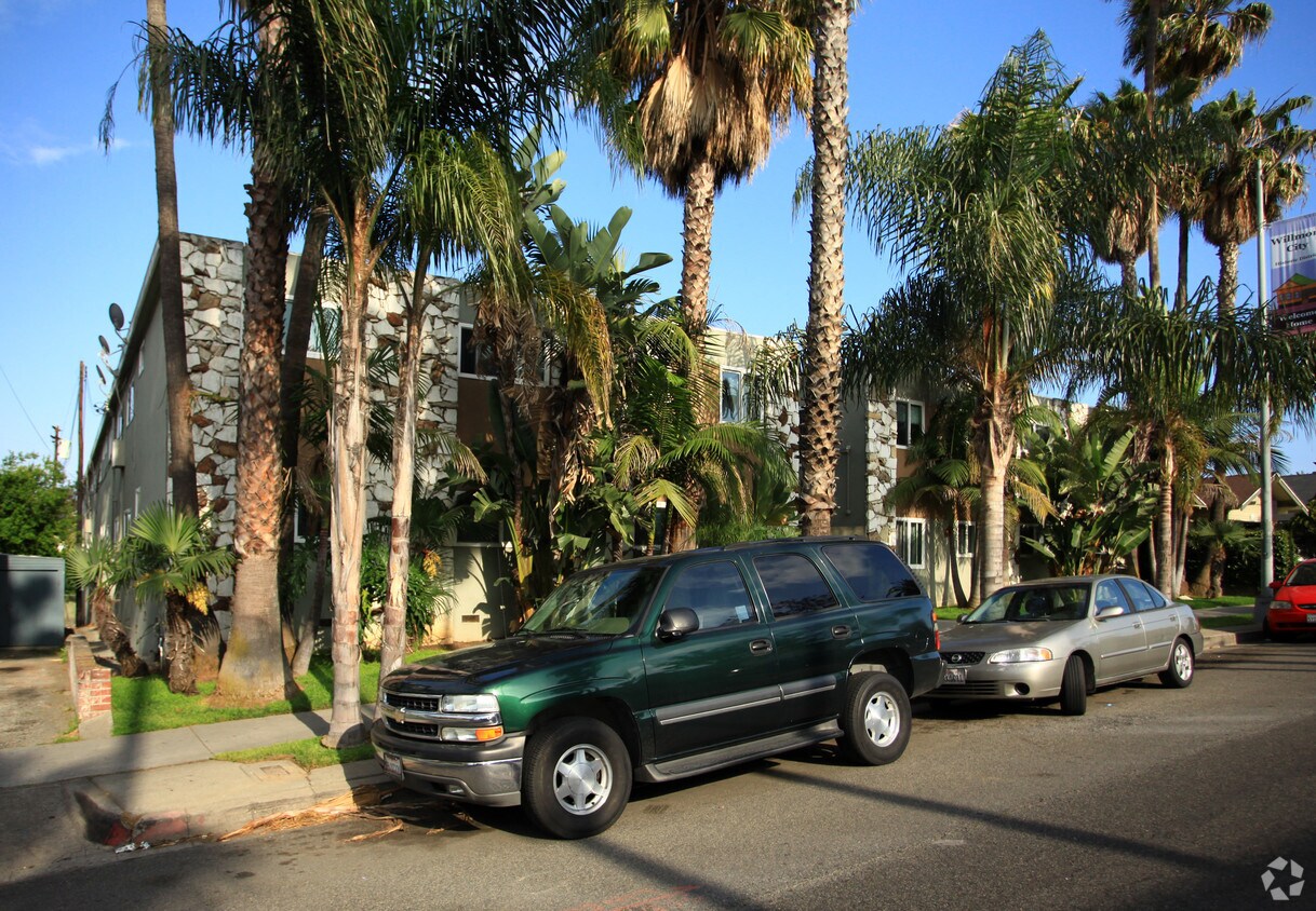 Primary Photo - 1146-1152 Magnolia Ave