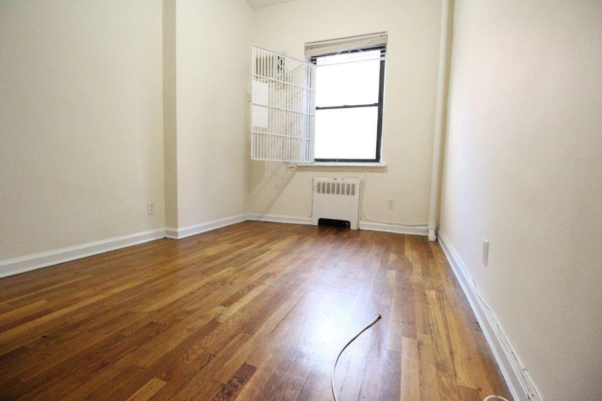 Primary Photo - 106 West 96th Street