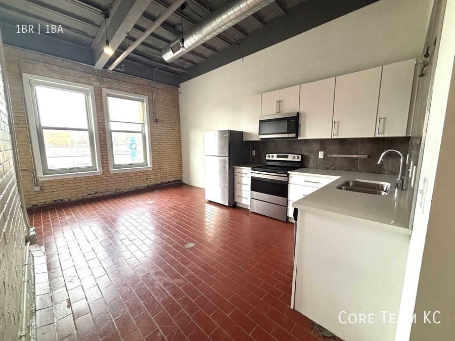 Foto principal - 1180 E 30th St