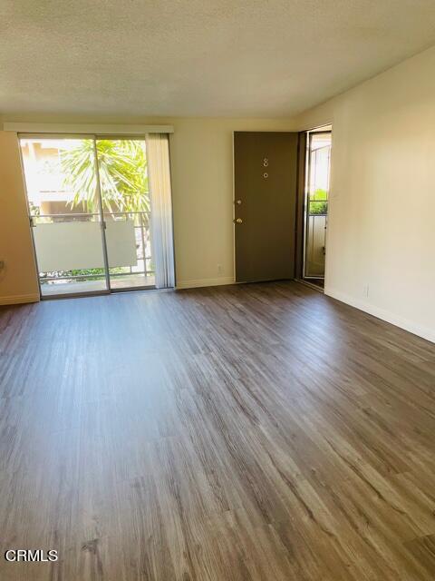 Foto del edificio - 2707 Montrose Ave