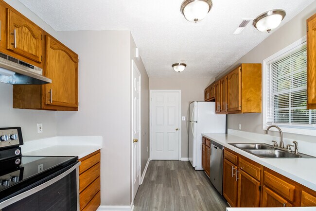 Foto del edificio - 146 Central Oaks Rd