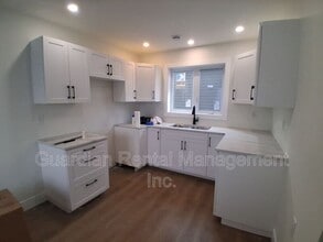 Building Photo - 1101 Frederica St W