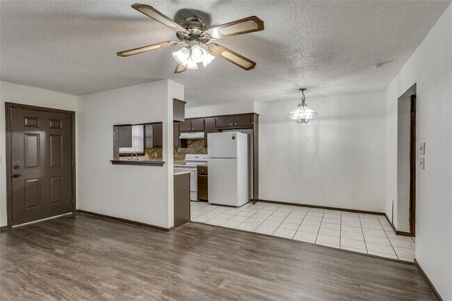 Foto del edificio - 2210 SW 30th St