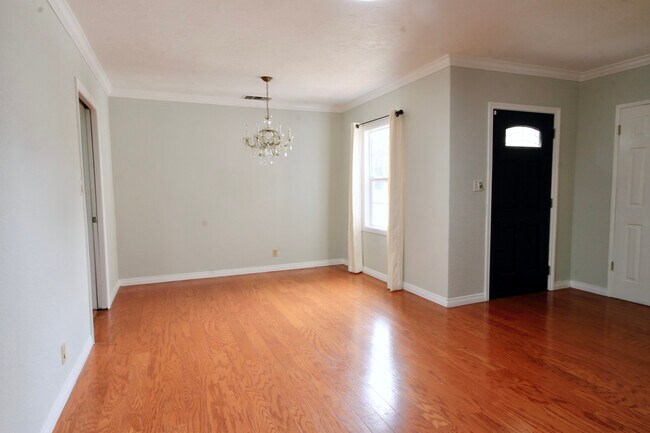 Building Photo - 5364 Mesmer Ave
